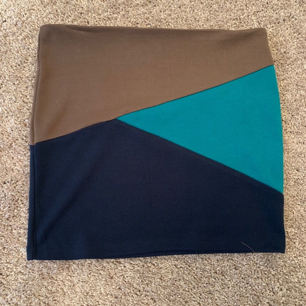 Geometric mini skirt